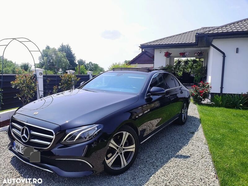 Negru Utilizat 2018 Mercedes E220 Avantgarde Berlinǎ | 19.300 EUR (Preț bun) - Imagine 1/4