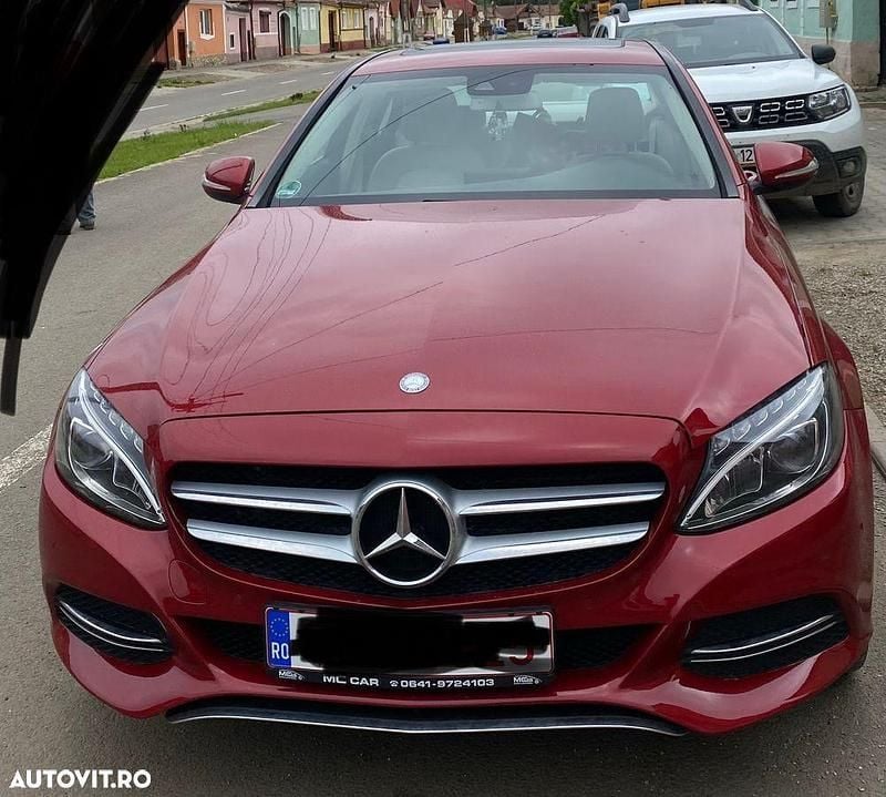 Second-hand Mercedes C200 Avantgarde 184 CP (135 kW) 2014 Culoarerosu Berlinǎ