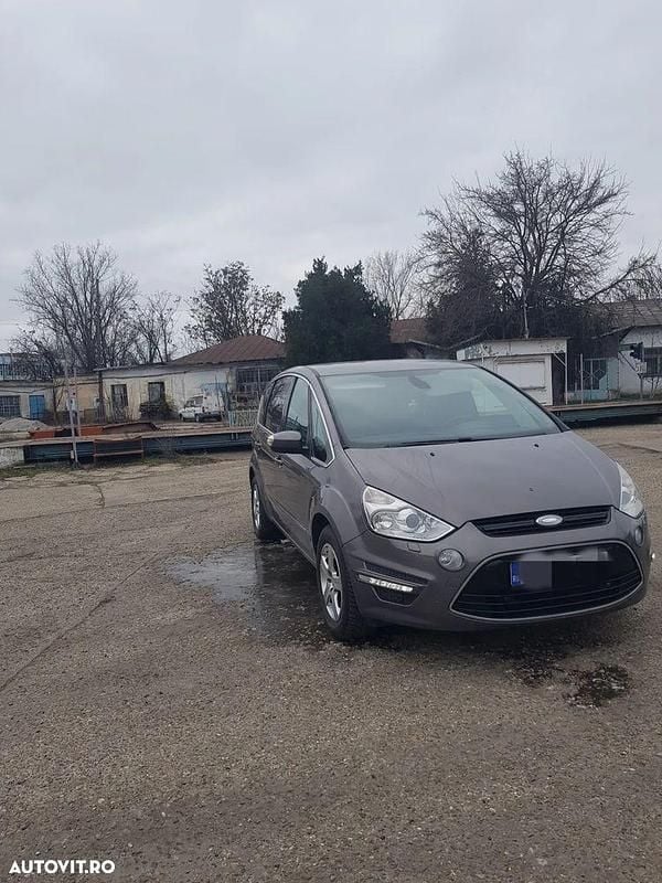 Second-hand Ford S-MAX Titanium X 163 CP (119 kW) 2011 Culoaremaro Monovolum