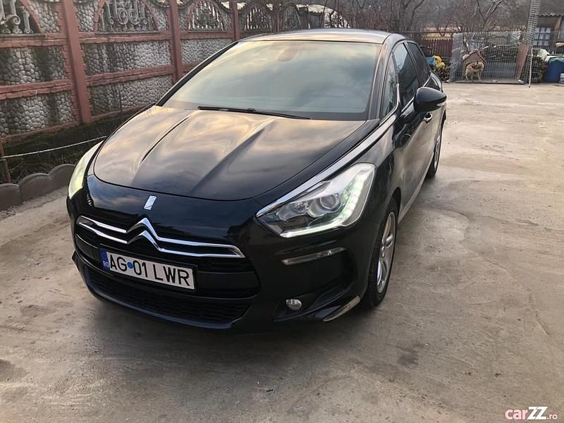 Negru Utilizat 2014 Citroën DS5 Hatchback | 5.500 EUR (Super Preț) - Imagine 1/4