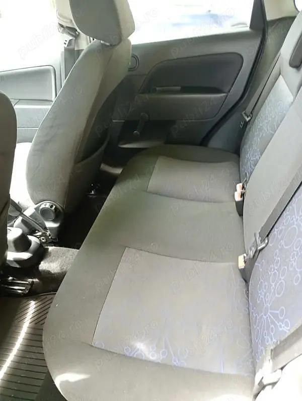 Second-hand Ford Fiesta 75 CP (55 kW) 2006 Albastru Hatchback