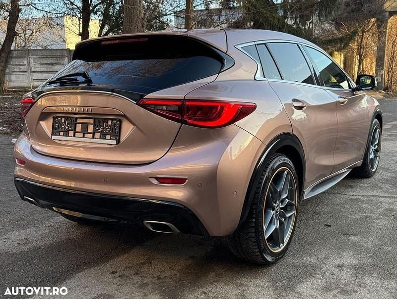 Second-hand Infiniti Q30 Sport Tech 170 CP (125 kW) 2016 Culoaremaro Hatchback