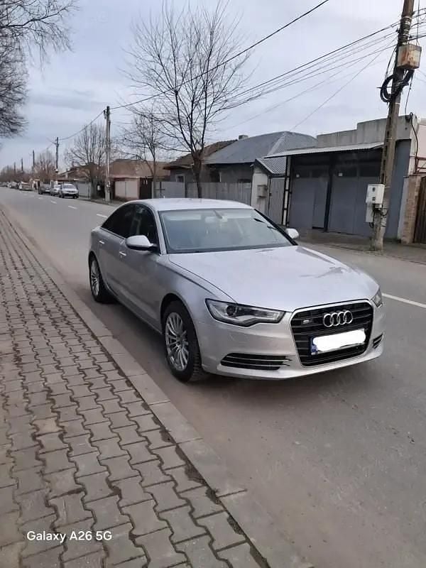 Second-hand Audi A6 177 CP (130 kW) 2013 Argintiu Berlinǎ