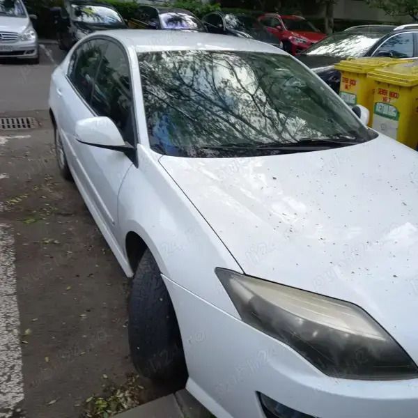 Utilizat 2011 Renault Laguna III Hatchback | 3.050 EUR (Preț OK) - Imagine 1/4