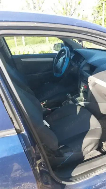 Albastru Utilizat 2004 Opel Astra Hatchback | 700 EUR (Super Preț) - Imagine 1/4