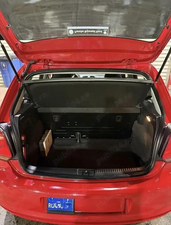 Rosu Utilizat 2014 VW Polo Berlinǎ | 4.500 EUR (Preț bun) - Imagine 1/4