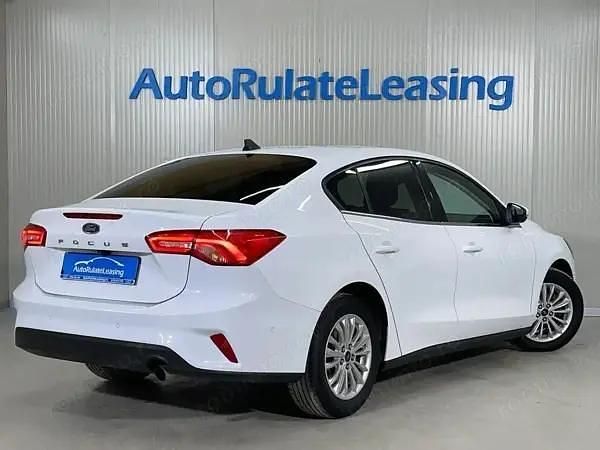 Second-hand Ford Focus Titanium 120 CP (88 kW) 2021 Culoarealb Berlinǎ