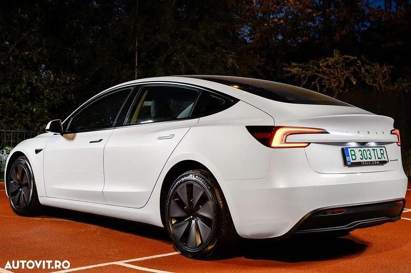 Alb Utilizat 2023 Tesla Model 3 Long Range Berlinǎ | 45.000 EUR - Imagine 1/4