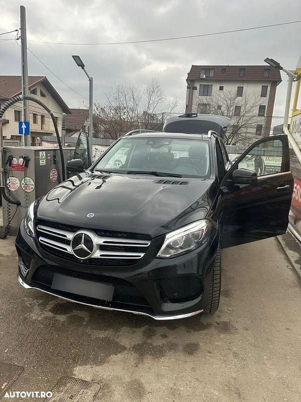 Second-hand Mercedes GLE350 258 CP (189 kW) 2018 Culoarenegru SUV