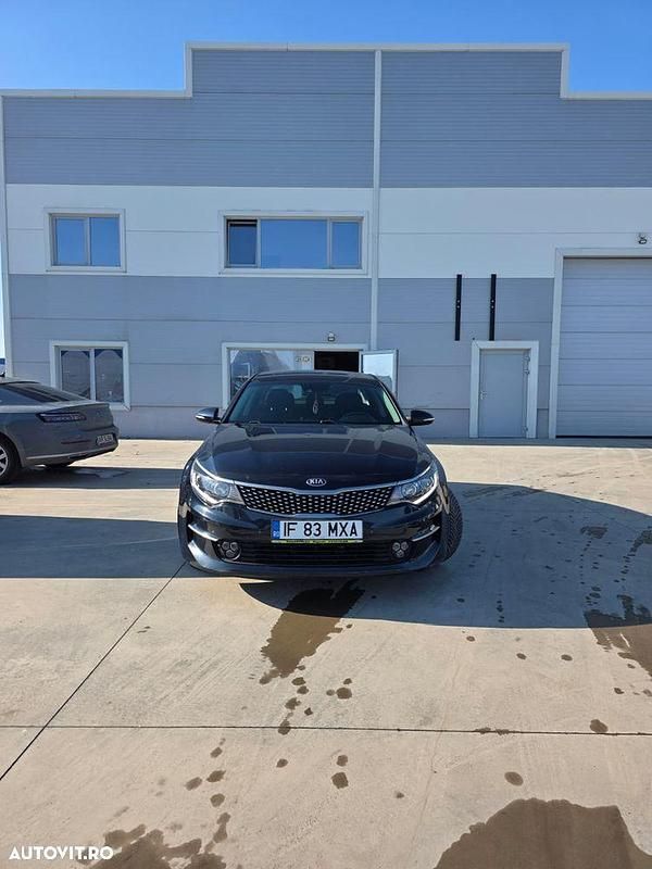 Second-hand Kia Optima Comfort 141 CP (103 kW) 2017 Culoarealbastru Berlinǎ