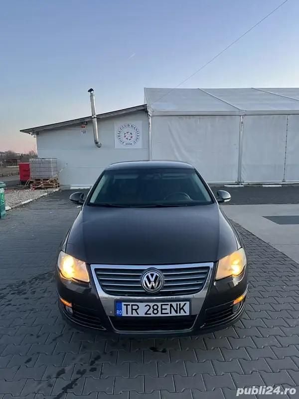 Utilizat 2006 VW Passat Berlinǎ | 2.200 EUR (Super Preț) - Imagine 1/4