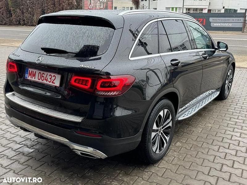 Second-hand Mercedes GLC220 Exclusive 194 CP (142 kW) 2020 Culoarenegru SUV