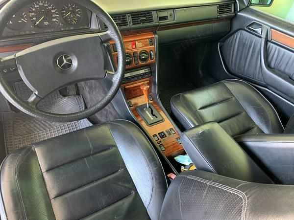 Second-hand Mercedes 300 147 CP (108 kW) 1989 Alb Berlinǎ