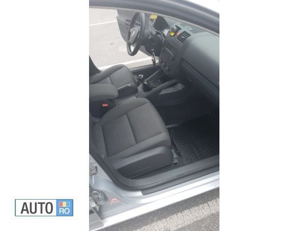 Second-hand VW Golf IV 116 CP (85 kW) 2004 Argintiu Hatchback