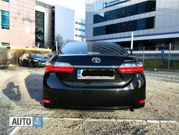 Second-hand Toyota Corolla 132 CP (97 kW) 2018 Negru Berlinǎ