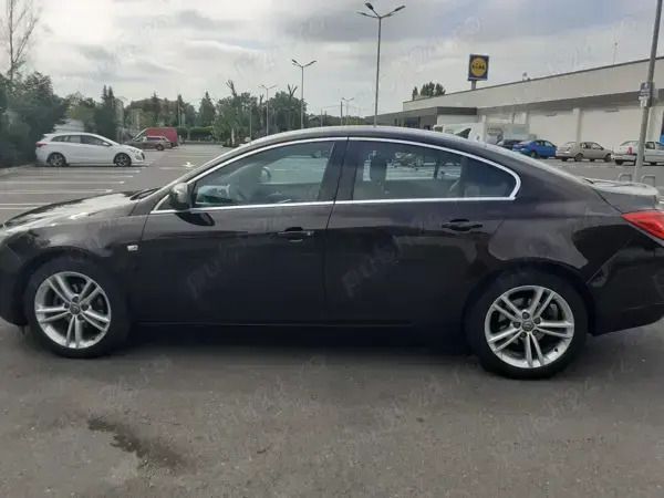 Second-hand Opel Insignia 160 CP (117 kW) 2013 Maro Berlinǎ