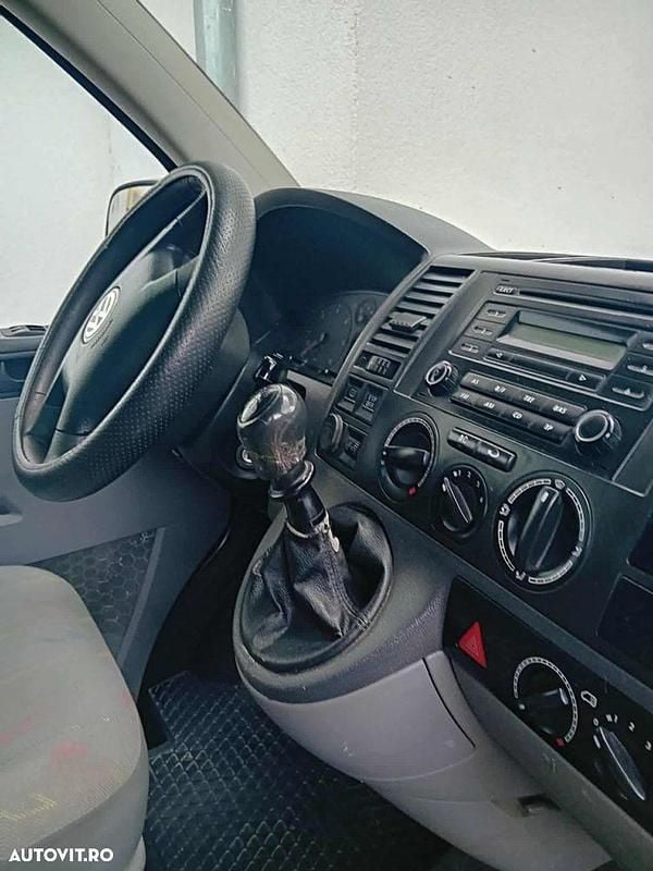 Second-hand VW Transporter 130 CP (95 kW) 2007 Culoaregri Van