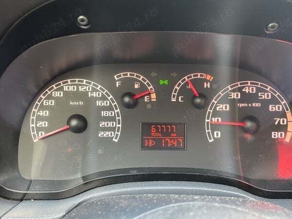 Utilizat 2010 Fiat Albea Berlinǎ | 3.000 EUR - Imagine 1/4