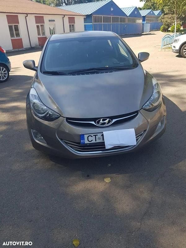Culoarebej Utilizat 2014 Hyundai Elantra Berlinǎ | 8.500 EUR (Preț OK) - Imagine 1/4