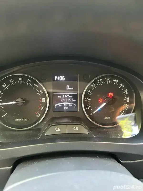 Utilizat 2013 Skoda Rapid Berlinǎ | 4.500 EUR (Super Preț) - Imagine 1/4