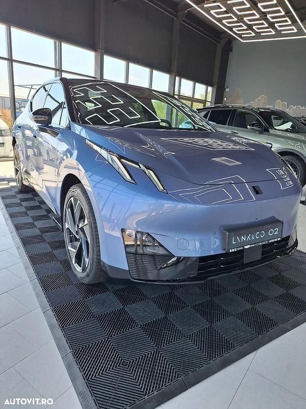 Nouă Lynk & Co 02 200 kW (272 CP) 2025 Culoarealbastru SUV