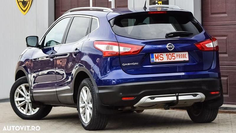 Second-hand Nissan Qashqai Tekna 163 CP (119 kW) 2015 Culoarealte culori SUV