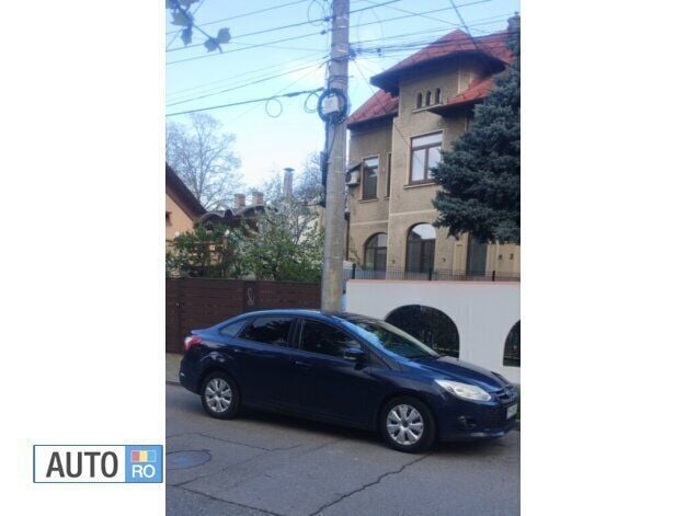 Albastru marin Utilizat 2013 Ford Focus Berlinǎ | 4.500 EUR (Preț OK) - Imagine 1/4
