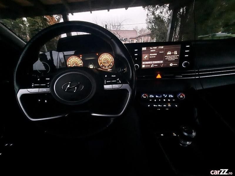 Second-hand Hyundai Elantra 130 CP (95 kW) 2021 Alb Berlinǎ