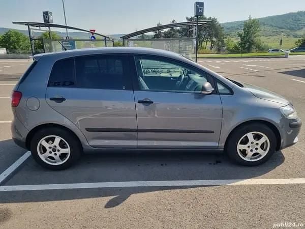 Second-hand VW Golf VI 105 CP (77 kW) 2008 Hatchback