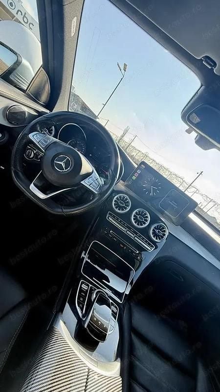 Second-hand Mercedes GLC250 205 CP (150 kW) 2017 Argintiu SUV