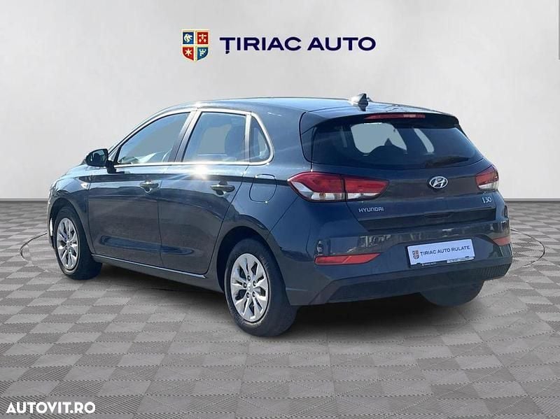 Second-hand Hyundai i30 110 CP (80 kW) 2022 Culoarealbastru Hatchback