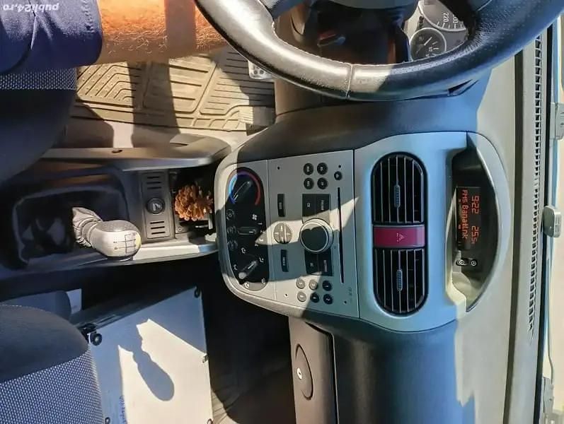 Second-hand Opel Tigra 120 CP (88 kW) 2004 Cabrio