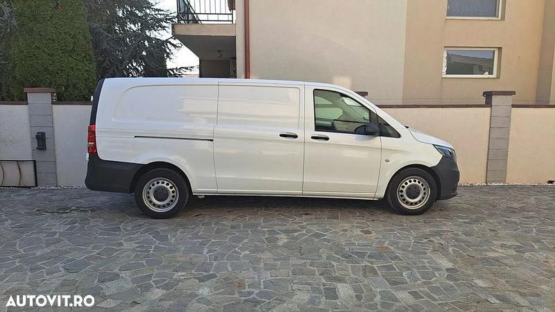 Alb Utilizat 2019 Mercedes Vito Monovolum | 16.934 EUR (Preț bun) - Imagine 1/4