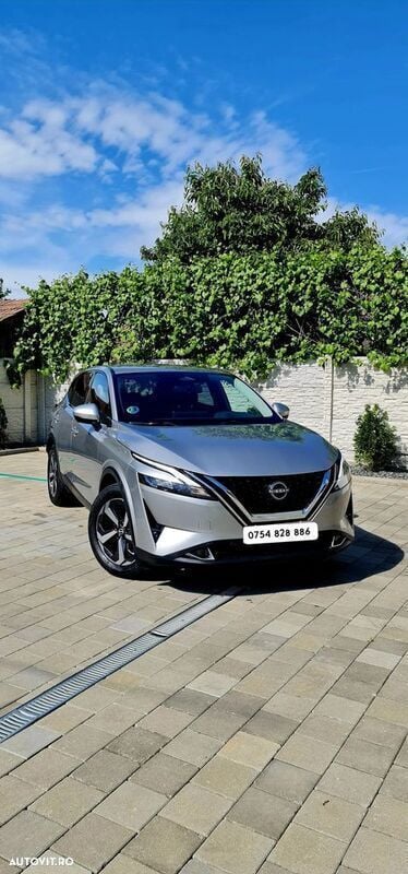 Gri Utilizat 2024 Nissan Qashqai N-Connecta SUV | 23.490 EUR (Scump) - Imagine 1/4