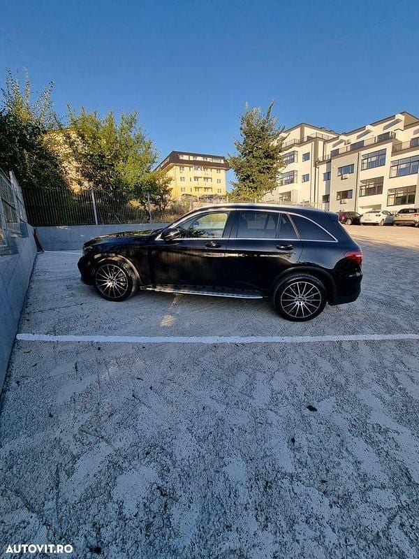 Second-hand Mercedes GLC350 AMG line 258 CP (189 kW) 2018 Culoarenegru SUV