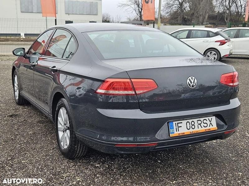 Second-hand VW Passat Trendline 150 CP (110 kW) 2017 Culoaregri Berlinǎ