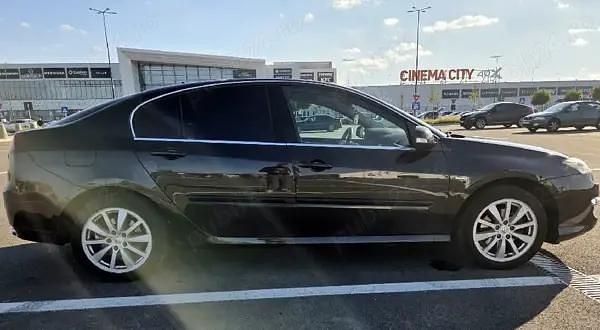 Second-hand Renault Laguna III GT-Line 175 CP (128 kW) 2010 Negru Hatchback