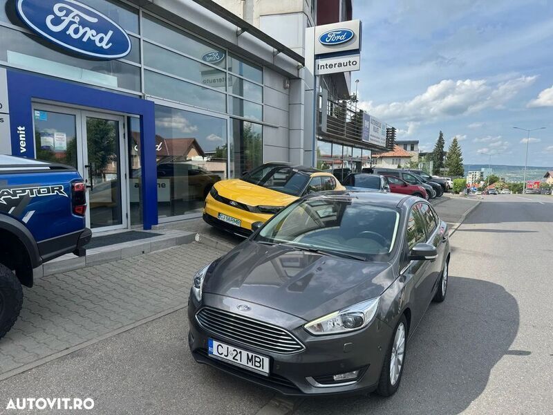 Gri Utilizat 2017 Ford Focus Titanium Berlinǎ | 10.990 EUR (Preț OK) - Imagine 1/4
