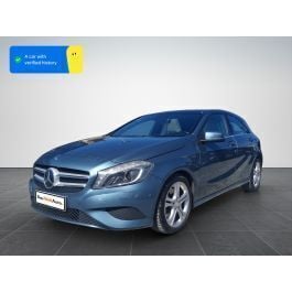 Albastru Utilizat 2013 Mercedes A250 Hatchback | 14.900 EUR - Imagine 1/1