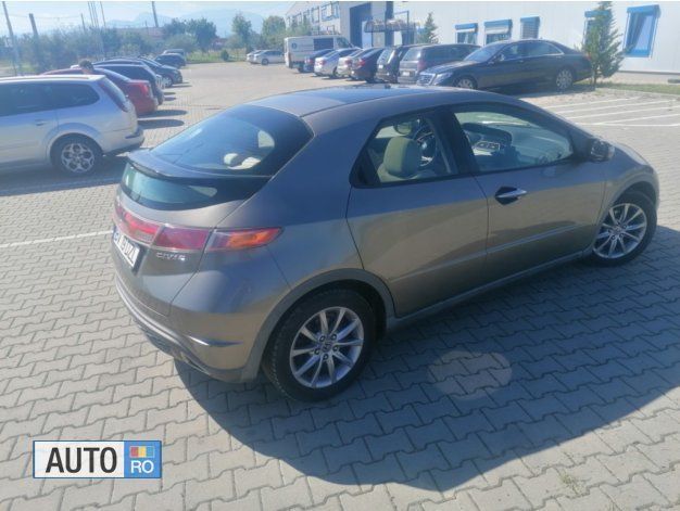 Auriu Utilizat 2007 Honda Civic Hatchback | 4.099 EUR (Preț OK) - Imagine 1/4