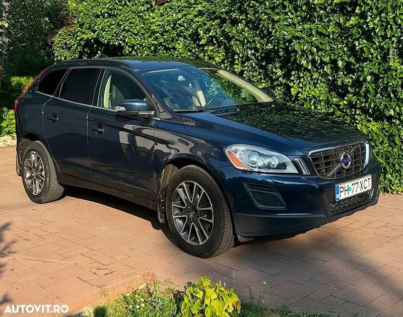 Albastru Utilizat 2013 Volvo XC60 Momentum SUV | 14.200 EUR (Super Preț) - Imagine 1/4