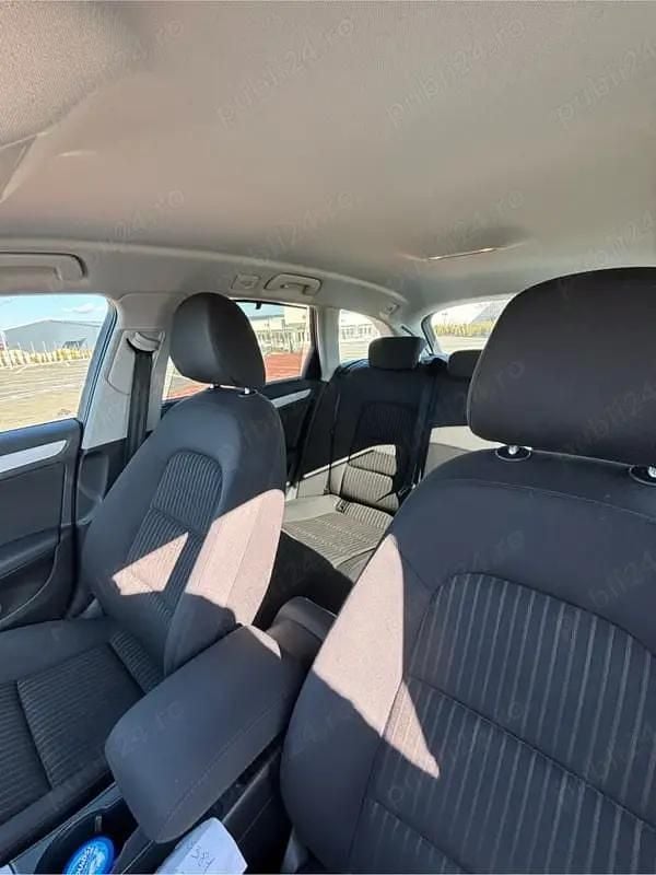 Second-hand Audi A4 S-Line 150 CP (110 kW) 2015 Alb Berlinǎ