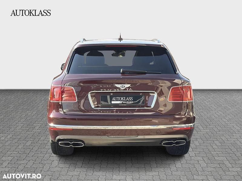 Second-hand Bentley Bentayga 435 CP (319 kW) 2018 Culoarerosu SUV