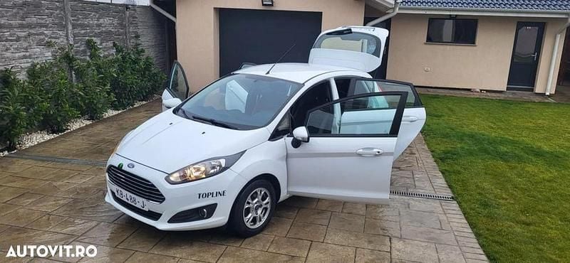 Alb Utilizat 2016 Ford Fiesta Titanium X Hatchback | 3.699 EUR (Preț OK) - Imagine 1/4