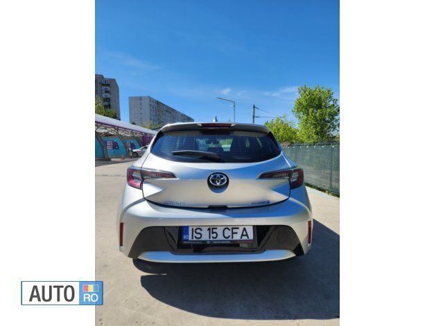 Second-hand Toyota Corolla 98 CP (72 kW) 2021 Argintiu Hatchback