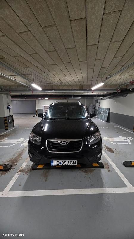 Culoarenegru Utilizat 2011 Hyundai Santa Fe SUV | 5.400 EUR (Preț OK) - Imagine 1/4