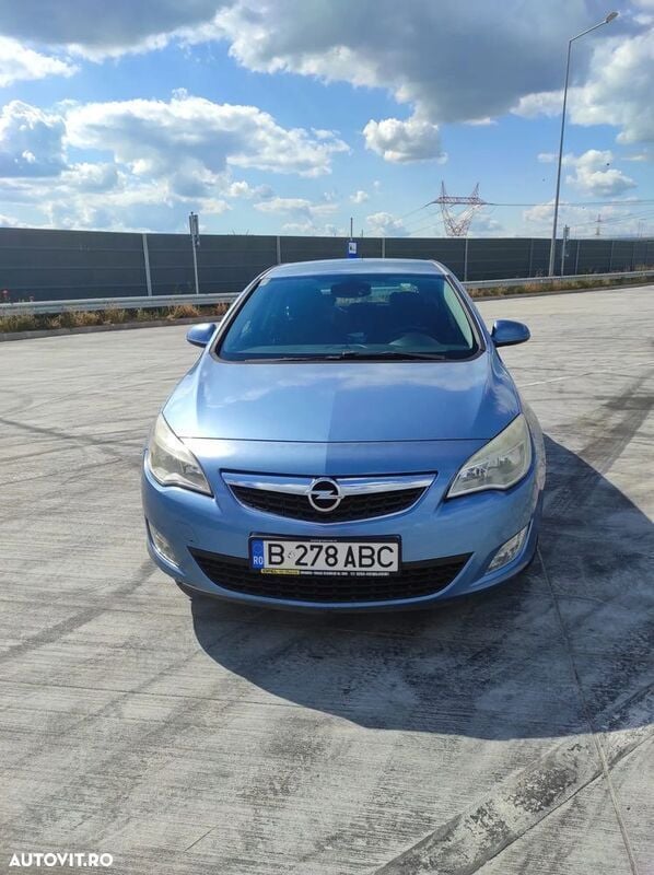 Albastru Utilizat 2010 Opel Astra Enjoy Hatchback | 3.999 EUR (Preț OK) - Imagine 1/4