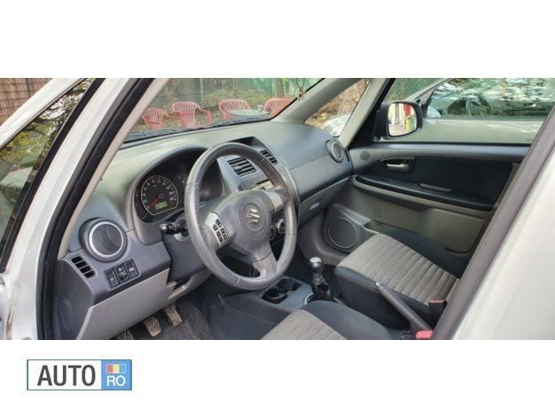 Alb Utilizat 2009 Suzuki SX4 Berlinǎ | 5.500 EUR - Imagine 1/4
