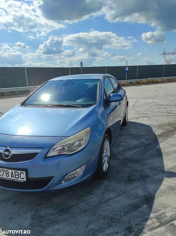 Albastru Utilizat 2010 Opel Astra Enjoy Hatchback | 3.800 EUR (Preț OK) - Imagine 1/4