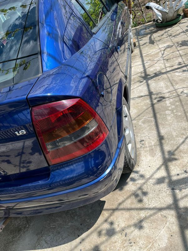 Second-hand Opel Astra 84 CP (61 kW) 2004 Berlinǎ